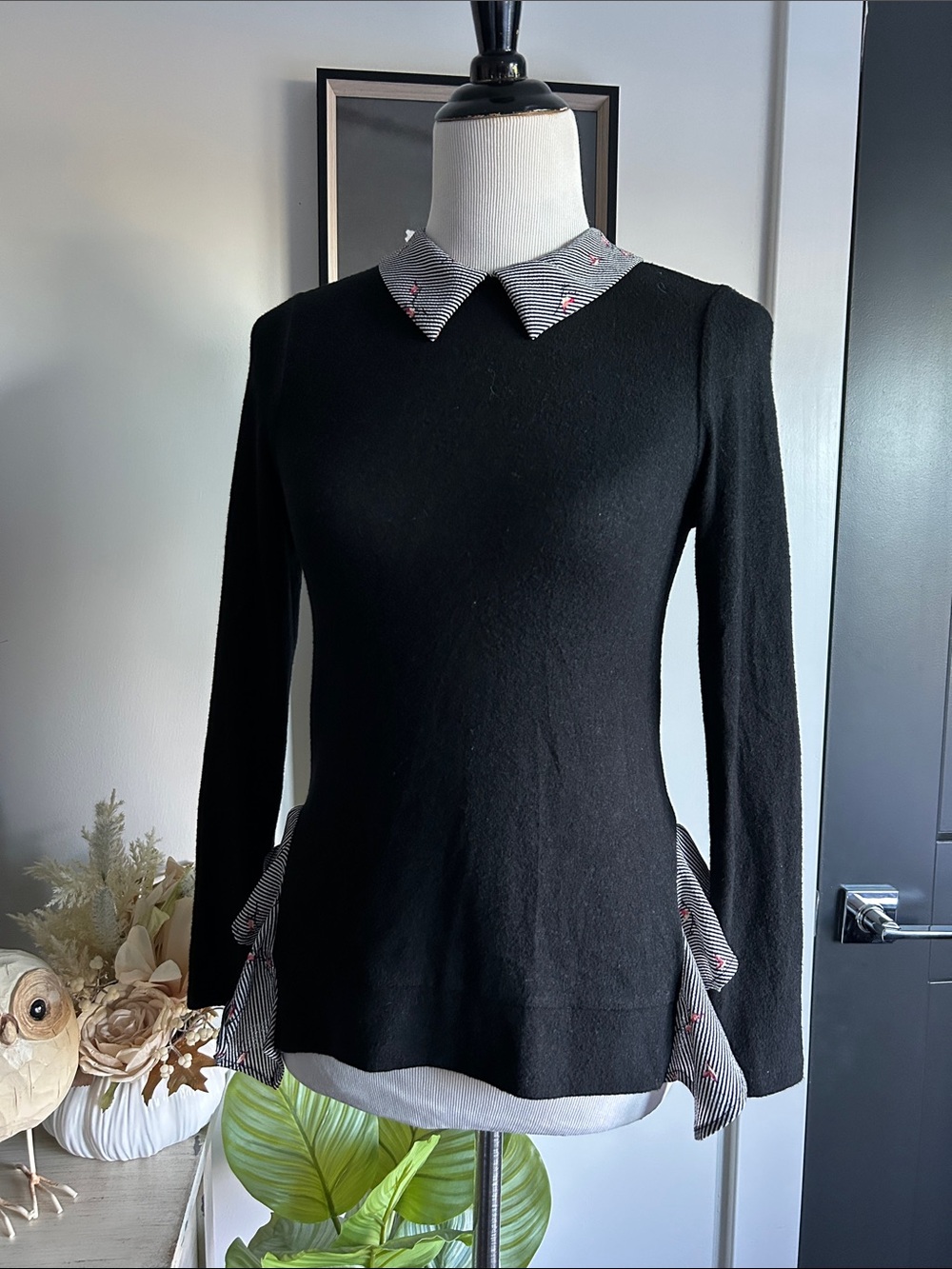 🐦🔥 🌺 S Black Long-Sleeve Top with Contrasting Collar bird striped Accent